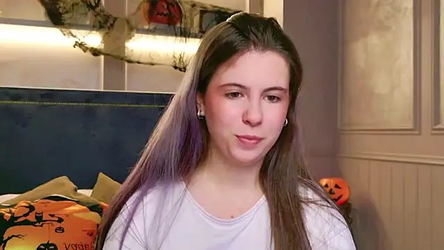 Akira Halls online show from 30, 10, 2025