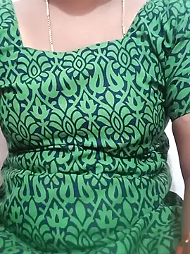 Snapshot of TeluguCuplehyd chatting on 22, 10, 2025 TeluguCuplehyd online show from 22, 10, 2025