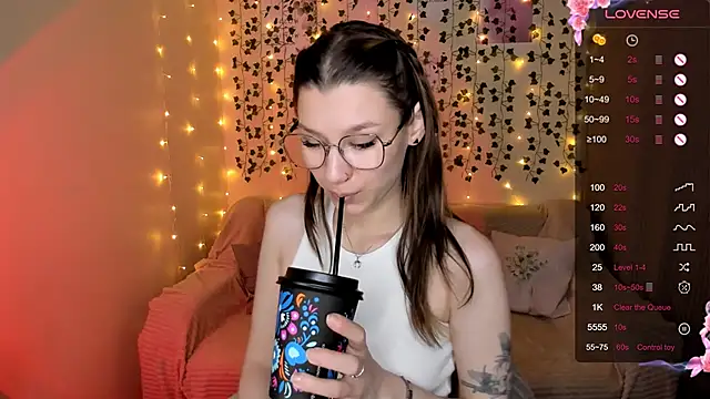 LinaBlossom  online show from 12, 10, 2025