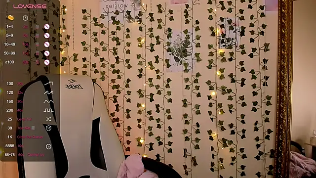 LinaBlossom  online show from 5, 2, 2026