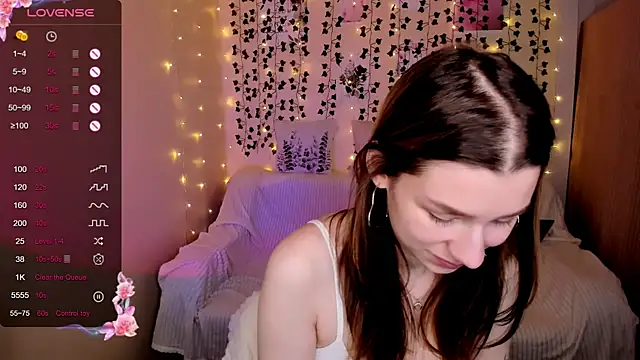 LinaBlossom  online show from 22, 11, 2025