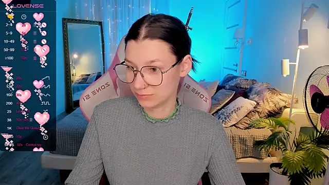 LinaBlossom  online show from 2, 5, 2026