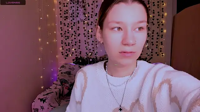 LinaBlossom  online show from 10, 1, 2026