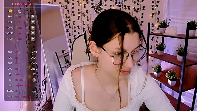 LinaBlossom  online show from 19, 5, 2026