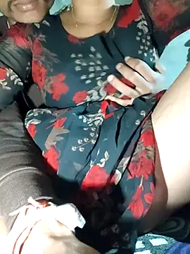 Snapshot of Couple_romence1 chatting on 15, 2, 2026 Couple romence1 online show from 15, 2, 2026