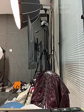 Snapshot of YY-27 chatting on 19, 11, 2025 YY-27 online show from 19, 11, 2025