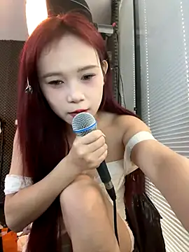 Snapshot of YY-27 chatting on 15, 11, 2025 YY-27 online show from 15, 11, 2025