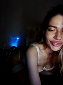 Snapshot of VIOLA-Sweeting chatting on 8, 6, 2026 VIOLA-Sweeting online show from 8, 6, 2026