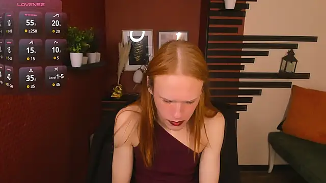 Snapshot of ChloeValentinee chatting on 13, 11, 2025 ChloeValentinee online show from 13, 11, 2025