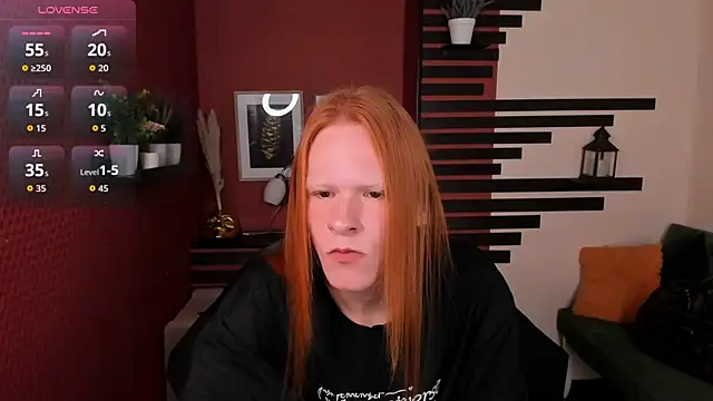 Snapshot of ChloeValentinee chatting on 17, 10, 2025 ChloeValentinee online show from 17, 10, 2025