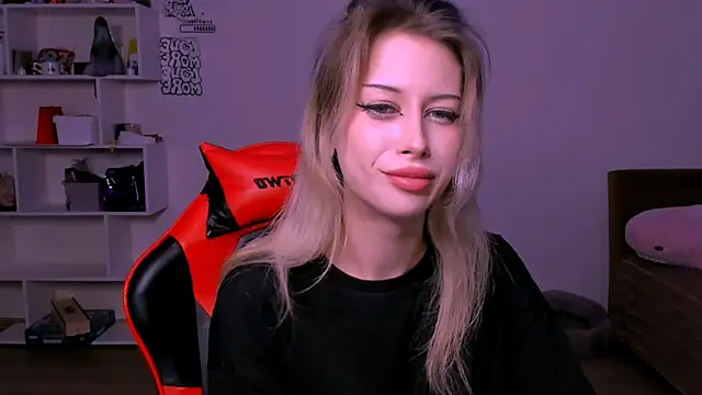 Lori lolii online show from 9, 11, 2025