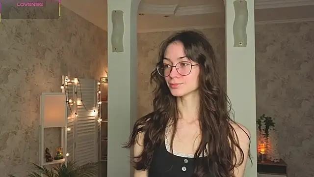 ReneeLippeatt online show from 9, 10, 2025