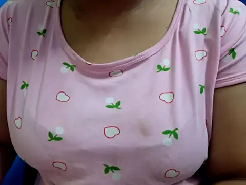 Snapshot of tamilqueenbaby chatting on 14, 10, 2025 tamilqueenbaby online show from 14, 10, 2025