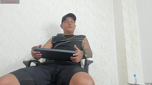 MaximoHall86 online show from 24, 9, 2025