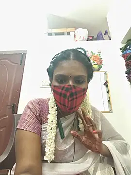 Snapshot of Tamil_Yalini12 chatting on 6, 6, 2026 Tamil Yalini12 online show from 6, 6, 2026