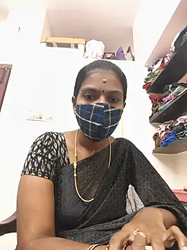 Snapshot of Tamil_Yalini12 chatting on 13, 7, 2026 Tamil Yalini12 online show from 13, 7, 2026
