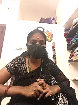 Snapshot of Tamil_Yalini12 chatting on 2, 5, 2026 Tamil Yalini12 online show from 2, 5, 2026