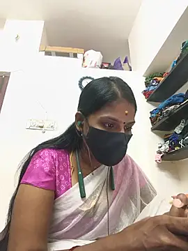 Snapshot of Tamil_Yalini12 chatting on 23, 5, 2026 Tamil Yalini12 online show from 23, 5, 2026