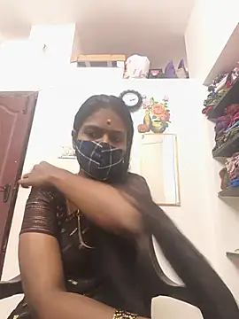 Snapshot of Tamil_Yalini12 chatting on 10, 7, 2026 Tamil Yalini12 online show from 10, 7, 2026