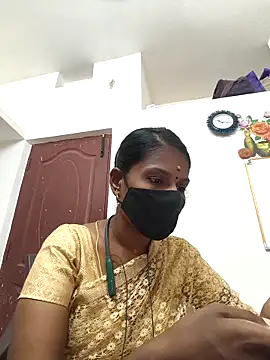 Snapshot of Tamil_Yalini12 chatting on 28, 4, 2026 Tamil Yalini12 online show from 28, 4, 2026
