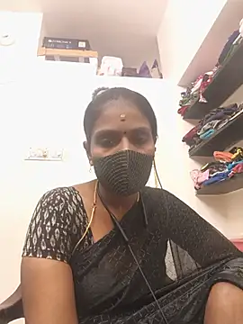 Snapshot of Tamil_Yalini12 chatting on 28, 7, 2026 Tamil Yalini12 online show from 28, 7, 2026