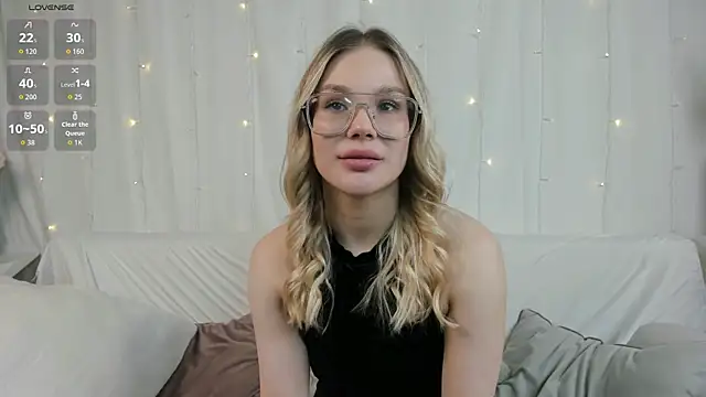 LisaRiza online show from 22, 9, 2025