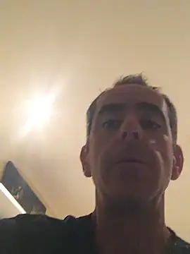 Snapshot of tiago1981pt chatting on 28, 10, 2025 tiago1981pt online show from 28, 10, 2025