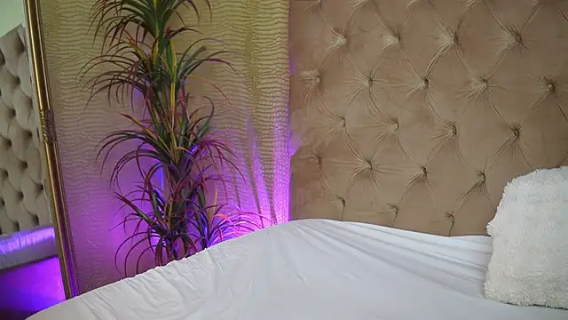 TiffanyTaboo online show from 10, 7, 2026