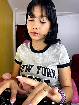 xoxo milk online show from 11, 1, 2026