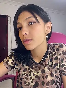 xoxo milk online show from 18, 12, 2025