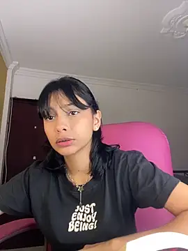 xoxo milk online show from 4, 12, 2025