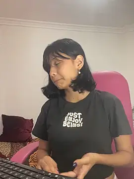 xoxo milk online show from 15, 2, 2026