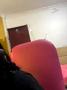 xoxo milk online show from 9, 11, 2025