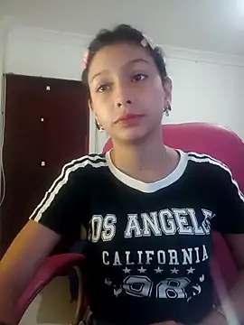 xoxo milk online show from 10, 11, 2025