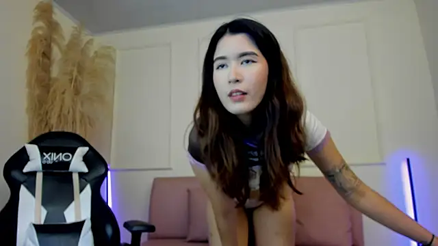 emiilyy cute online show from 23, 9, 2025