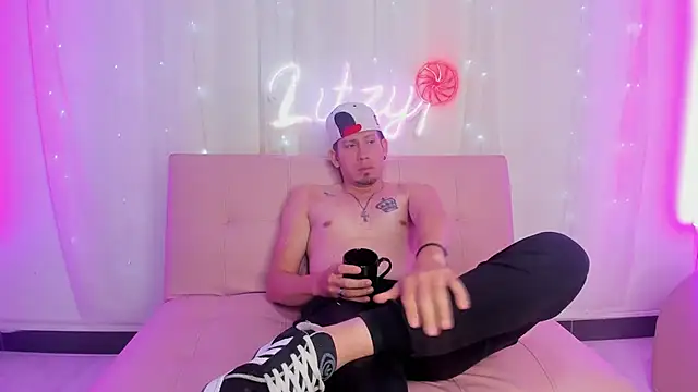 Snapshot of Pink1_ chatting on 8, 10, 2025 Pink1 online show from 8, 10, 2025