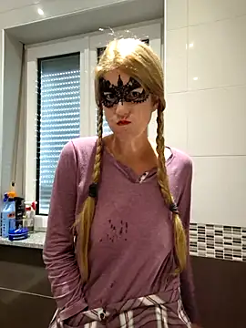 Naughty-Layla online show from 4, 10, 2025