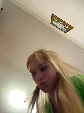 Snapshot of AlinaLiii chatting on 29, 5, 2026 AlinaLiii online show from 29, 5, 2026