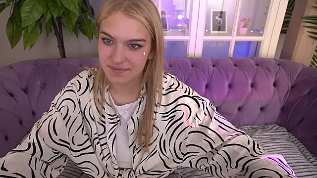AlinaLiii online show from 15, 6, 2026