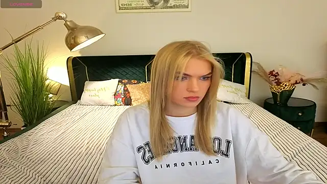 Snapshot of AlinaLiii chatting on 30, 4, 2026 AlinaLiii online show from 30, 4, 2026