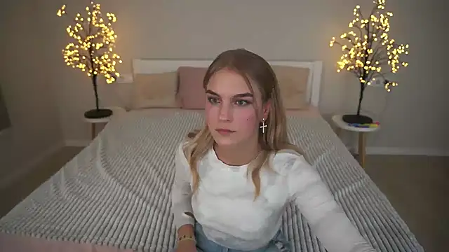 AlinaLiii online show from 18, 11, 2025