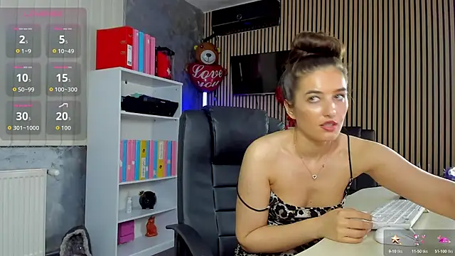 Snapshot of OfficeGirls chatting on 8, 6, 2026 OfficeGirls online show from 8, 6, 2026