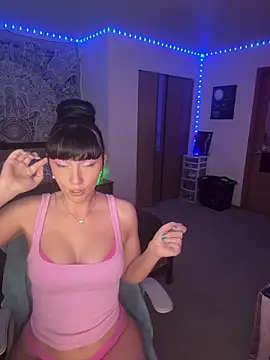 MaciiMayy online show from 11, 4, 2026