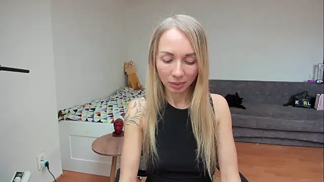 Snapshot of AlisiaCat chatting on 19, 5, 2026 AlisiaCat online show from 19, 5, 2026