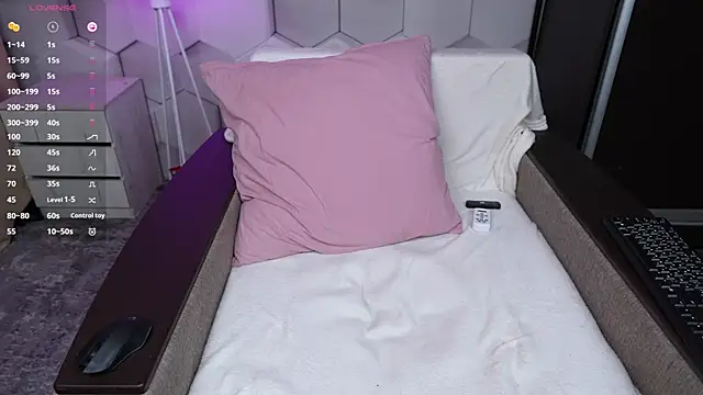 HottieEmma online show from 3, 12, 2025