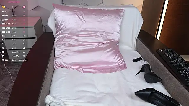 HottieEmma online show from 9, 4, 2026