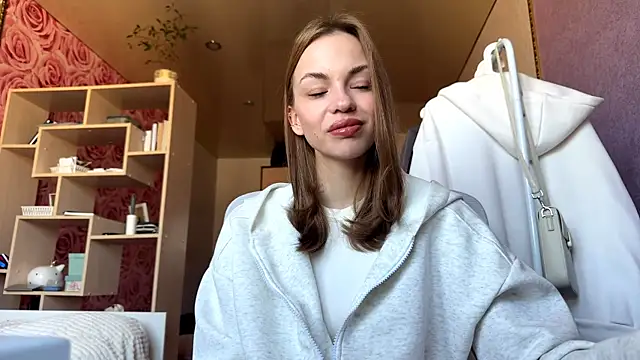 SofiaSmiles online show from 21, 9, 2025