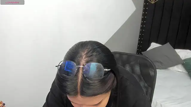 mayukim online show from 6, 11, 2025