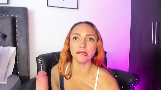 Kelseyfoxy  online show from 29, 4, 2026