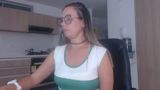 LovePaula online show from 31, 10, 2025